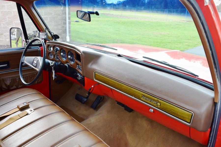Торпедо Chevrolet C10 Cheyenne Super 1974 года  (фото 224 из 365)
